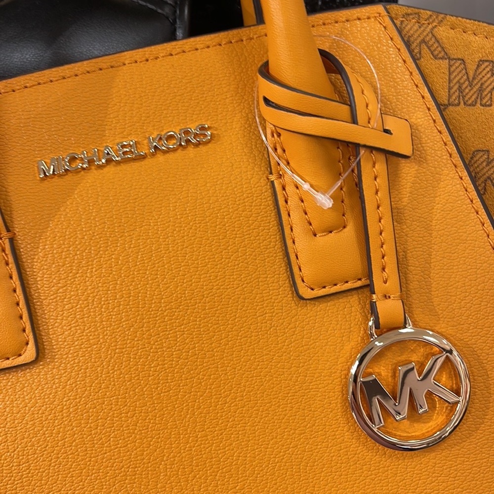 Michael Kors Avril Small Signature PVC Top Zip Satchel Crossbody Bag
Honeycomb - Picture 10 of 16
